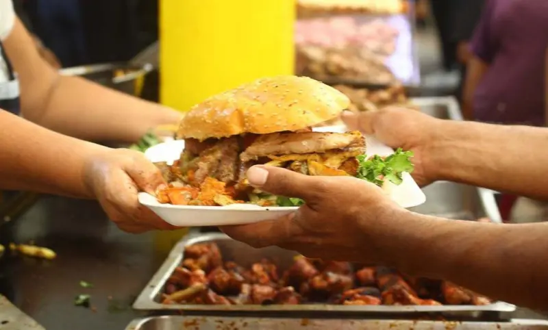 Evita enfermedades por alimentos en temporada de calor