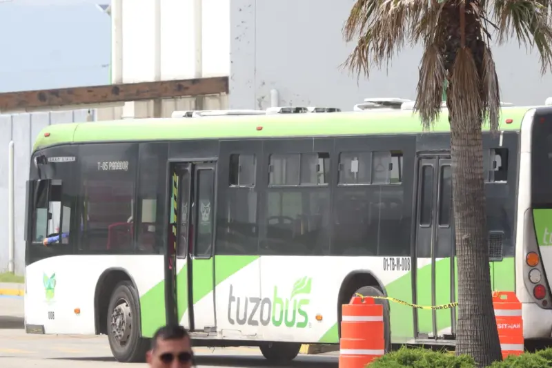 Buscan frenar largas esperas con 140 unidades nuevas al Tuzobús