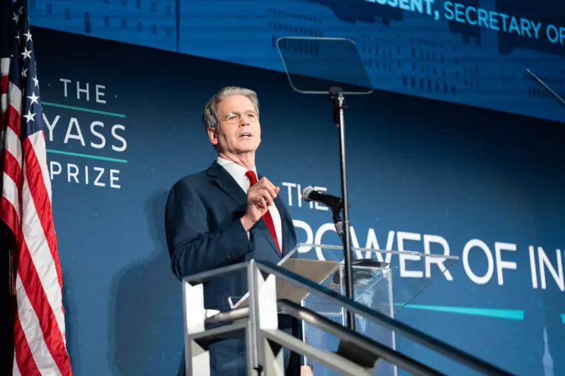 Exigirá EU pruebas de ciudadanía para abrir cuentas bancarias