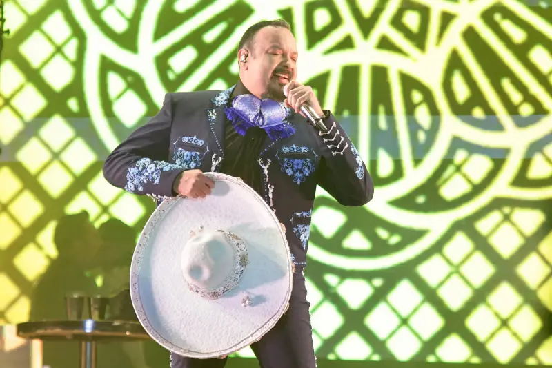 Video: Abuchean a Pepe Aguilar en show histórico de Peso Pluma en San Antonio