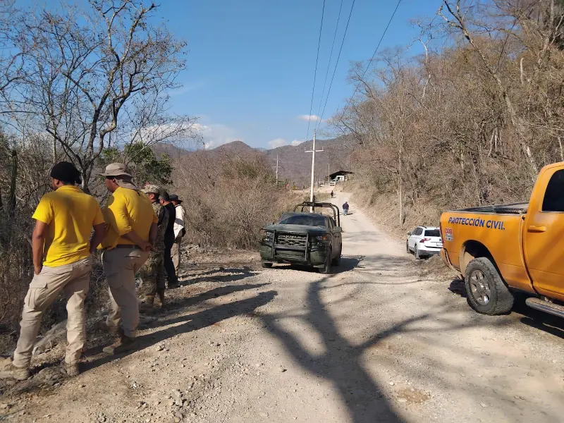 Hallan con vida a camarógrafo de Televisa desaparecido frente a la mina Santa Fe, en la zona serrana del Rosario