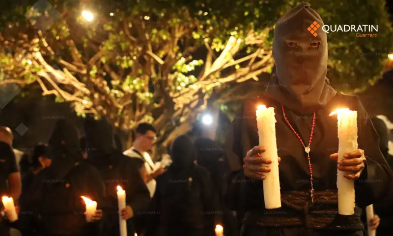 Taxco guarda luto en Procesión del Silencio