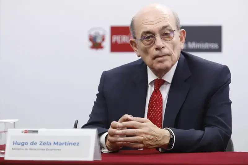 El canciller de Perú dimite junto al ministro de Defensa por aplazarse la compra de aviones F-16 a EE.UU.