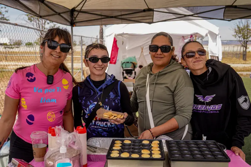 Venden postres para costear trasplante de médula de niño con anemia aplásica