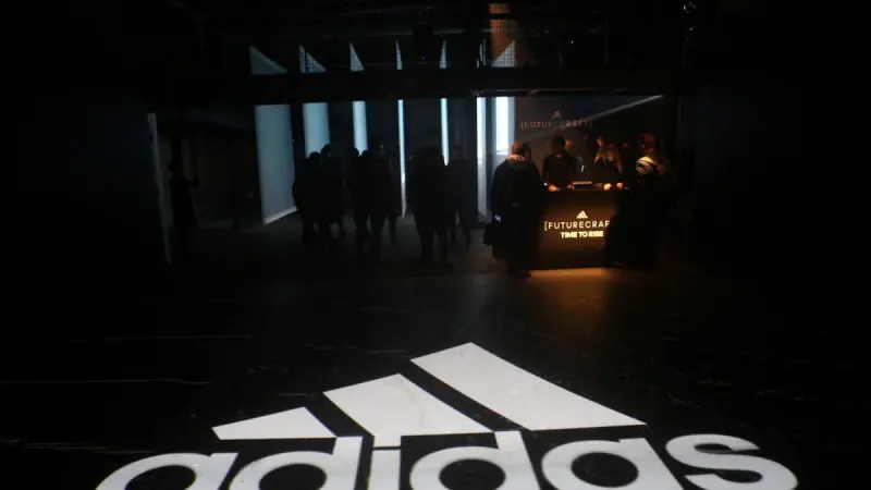 Adidas gana 12% más en 1T; está lista para el Mundial 2026 pese a problemas de suministro y transporte