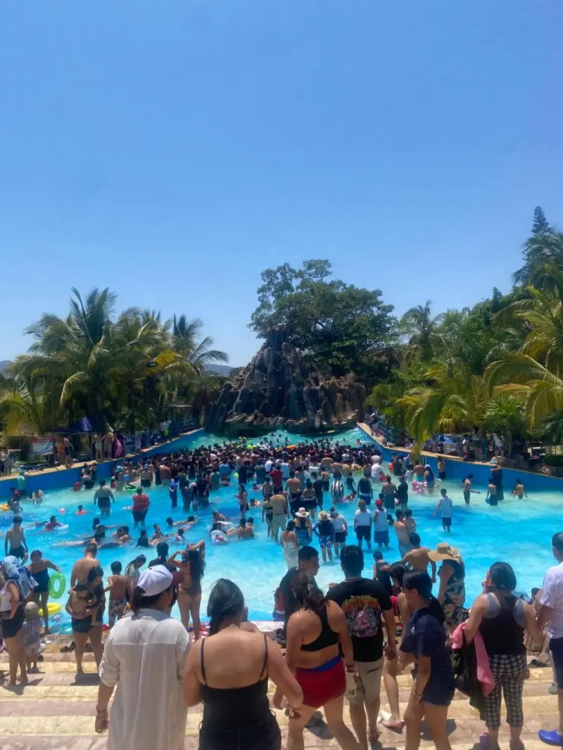 Abarrotan balnearios al sur de Edomex por calor