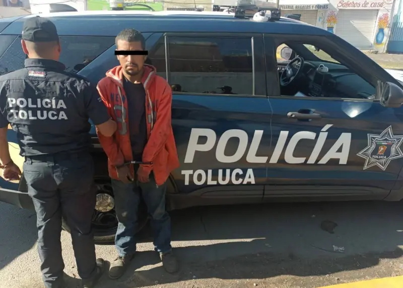 Captura policía a presunto ladrón de cable de telefonía en Toluca