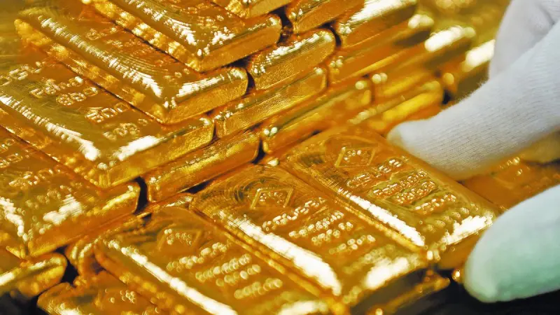 Oro cayó tras decisión de la Fed de mantener la tasa sin cambios