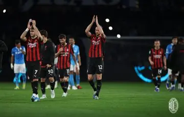 Tropieza AC Milan y Santiago Giménez con Nápoles