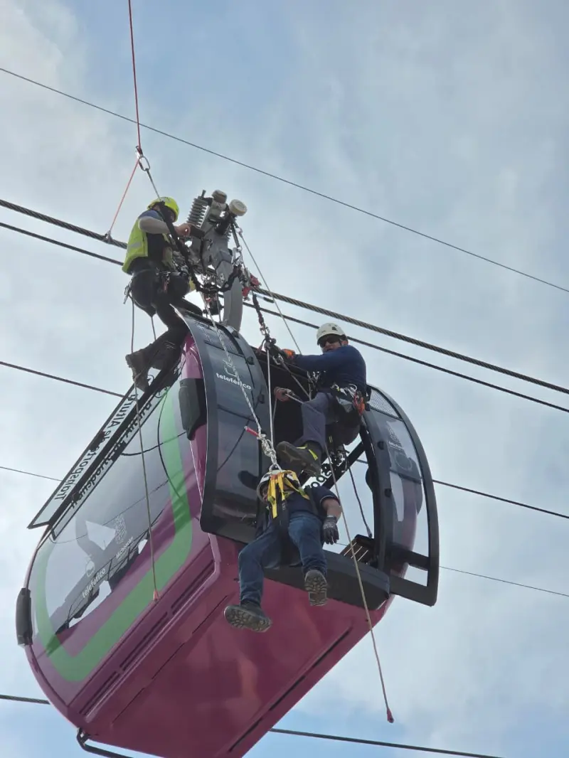Paramédicos de Michoacán se certifican en rescate en teleféricos