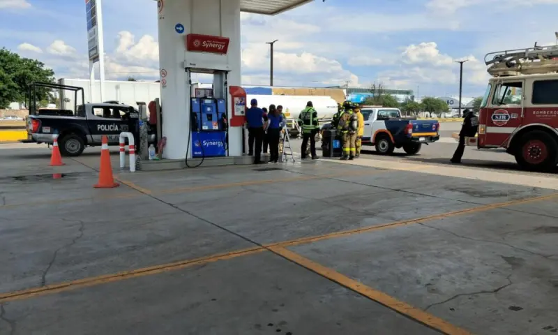 Falsa alarma por presunto derrame moviliza a cuerpos de emergencia a una gasolinera en San Juan