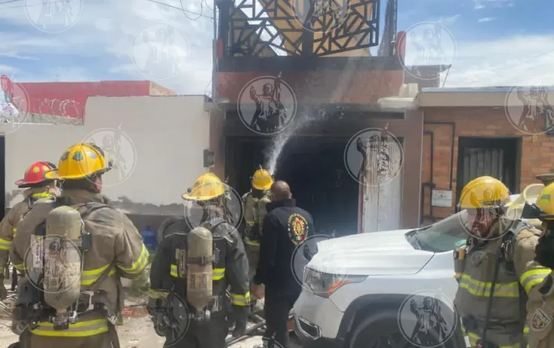 Se niega a pagar extorsión y le incendian su tienda: cinco heridos