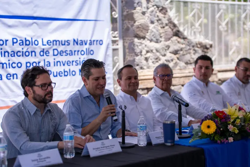 Inician obras para retirar cableado aéreo en Ajijic