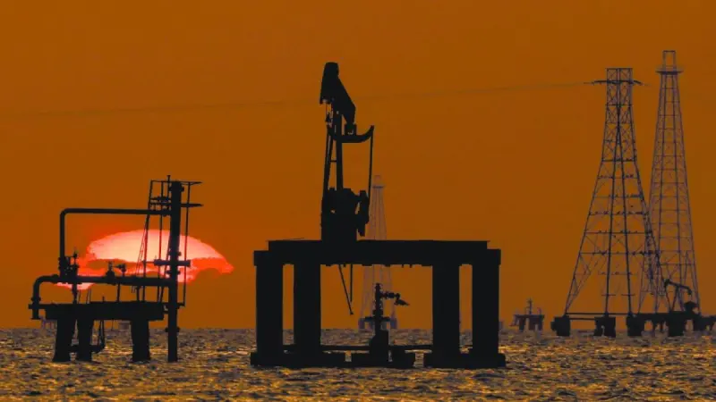 El petróleo se dispara y los futuros bursátiles caen por la tensión en Oriente Medio