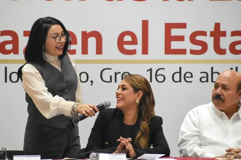 ¡Llega Esthela Damián a Casa Guerrero! …a un acto con Evelyn Salgado