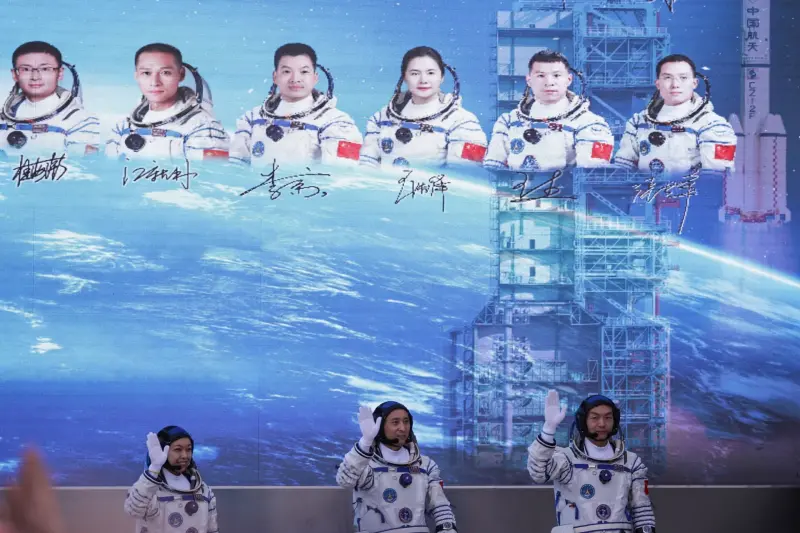 Astronautas de misión china Shenzhou-21 vuelven a la Tierra: Estuvieron 210 días en órbita