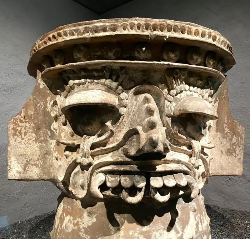 Brasero mexica revela simbolismo sagrado de Tláloc