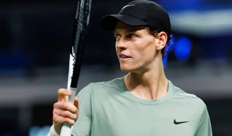 Jannik Sinner busca igualar el triplete histórico de Rafa Nadal