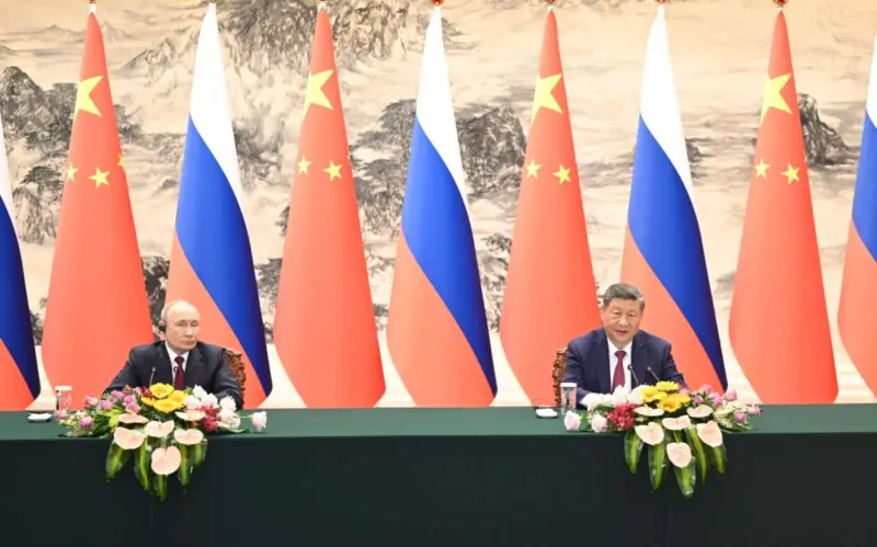 Xi Jinping y Putin estrechan su alianza: cooperación militar, energía y desafío al orden occidental