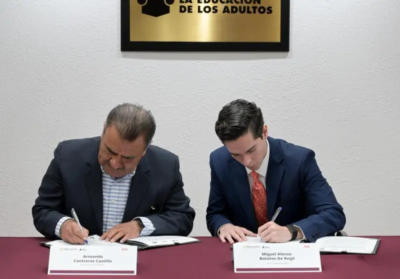 Renuevan INEA y OXXO alianza contra rezago educativo