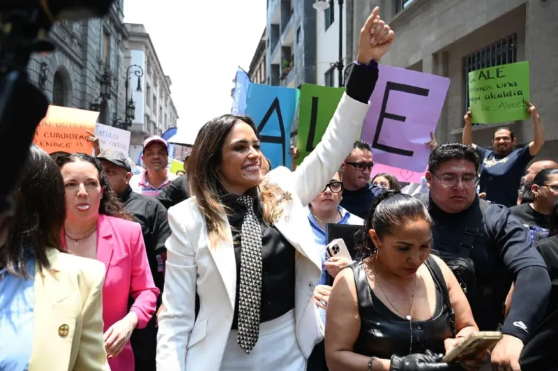 Alessandra Rojo de la Vega comparece en Congreso CDMX: presume reducción de feminicidios y golpe a franeleros