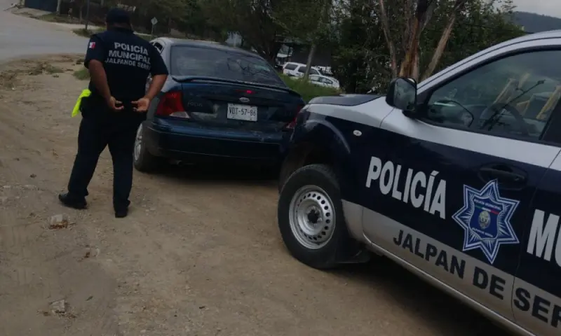 Conductor reportado por escandalizaba realizando arrancones con su vehículo