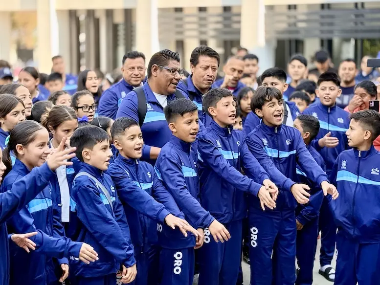 Abanderan a delegación queretana rumbo a los Juegos Deportivos Nacionales Escolares