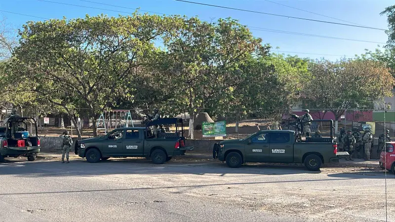 Abandonan restos humanos en maletas frente a canchas deportivas de la Colonia Estela Ortiz, en Culiacán