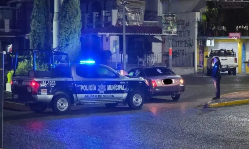 Abandonan auto tras accidente