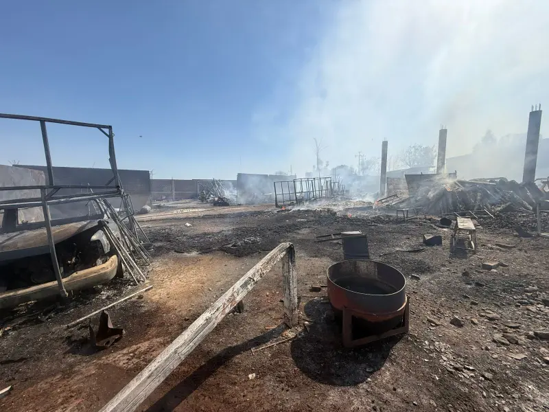 Incendio provoca cierre de 6 horas en carretera en Purísima