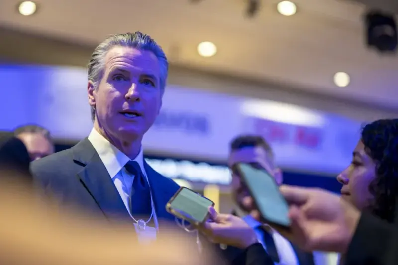 California analiza impuesto del 100 % a beneficiarios de fondo impulsado por Trump