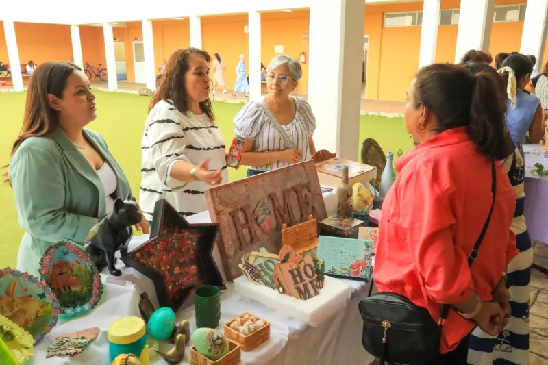 Más de 400 mujeres concluyen cursos y talleres de capacitación para el desarrollo personal y laboral en Corregidora