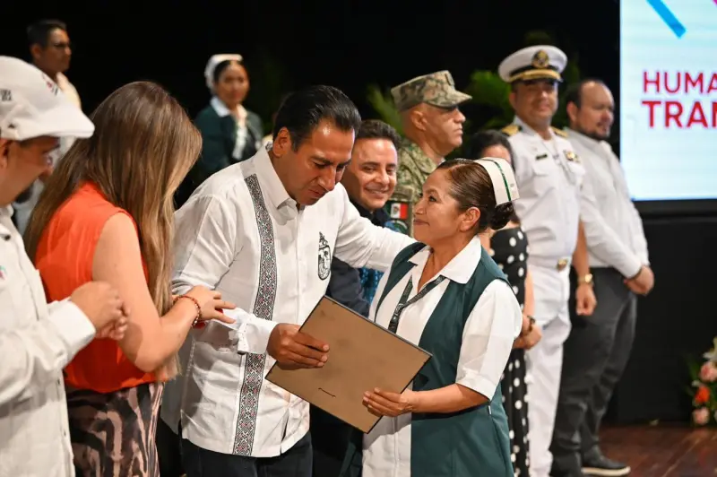 ERA reconoce al personal de enfermería e instala el Comité Estatal de Partería