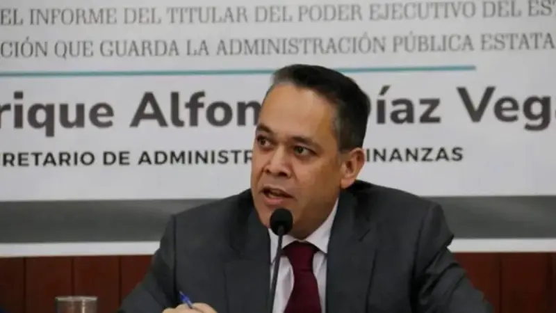Exsecretario de Sinaloa se entrega en EU
