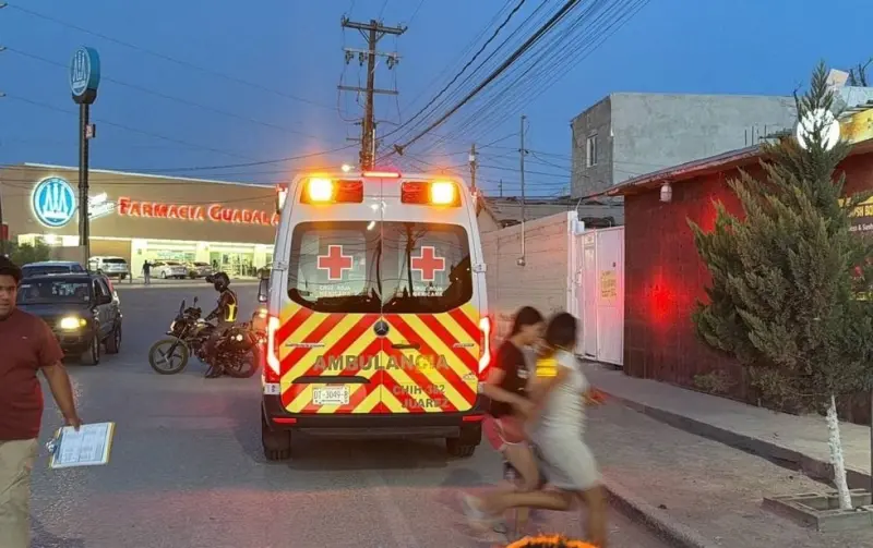 Motociclista y su esposa resultan lesionados tras choque con automóvil en la Galeana