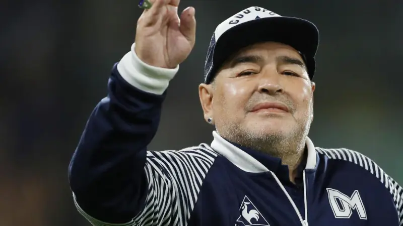 Hija de Maradona dice que "había un plan" para controlar a su padre que se "fue de las manos"
