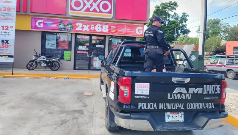 Detienen a persona por presunto intento de robo en tienda de conveniencia de Umán