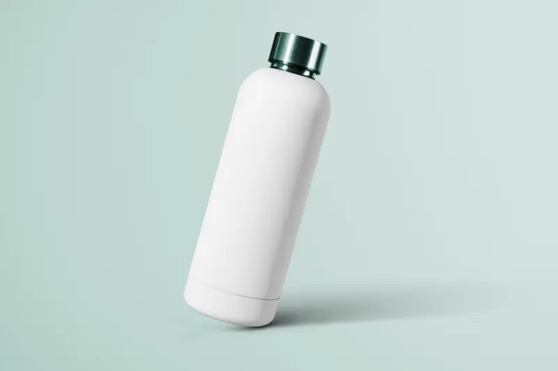 ¿Qué pasa si no lavas tu termo de agua? Las bacterias que podrían poner en riesgo tu salud