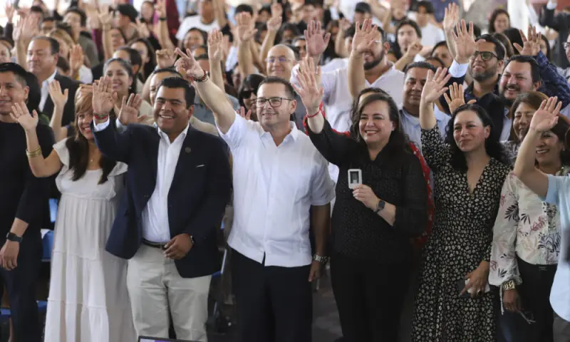 Rinde informe Escuela de Bachilleres de la UAQ 