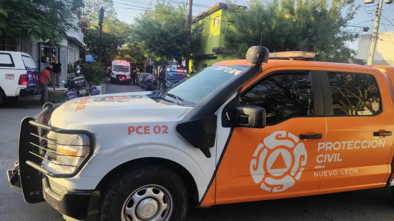Hombre resulta con quemaduras tras sufrir descarga eléctrica en Monterrey