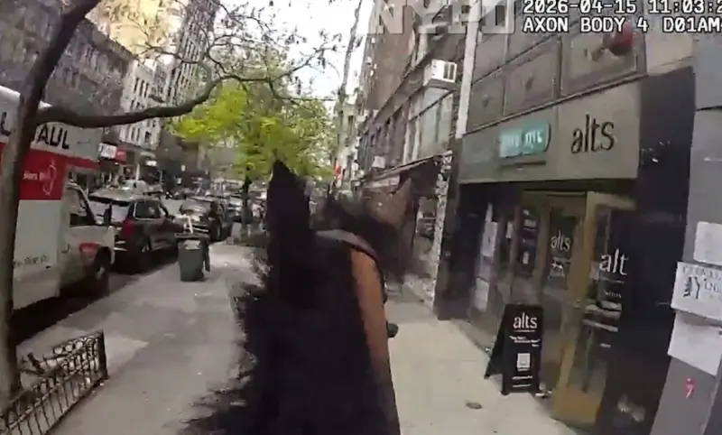 Ascienden a policía de NY que protagonizó persecución a caballo