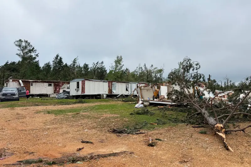 Impresionante tornado arrasa con cultivos en Nebraska y deja casas destruidas bajo tormentas severas