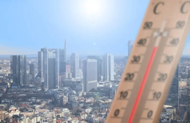 Activa Nueva York alerta roja por calor extremo
