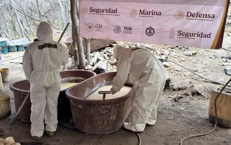 Aseguran más de 2 tons de metanfetamina en Sinaloa