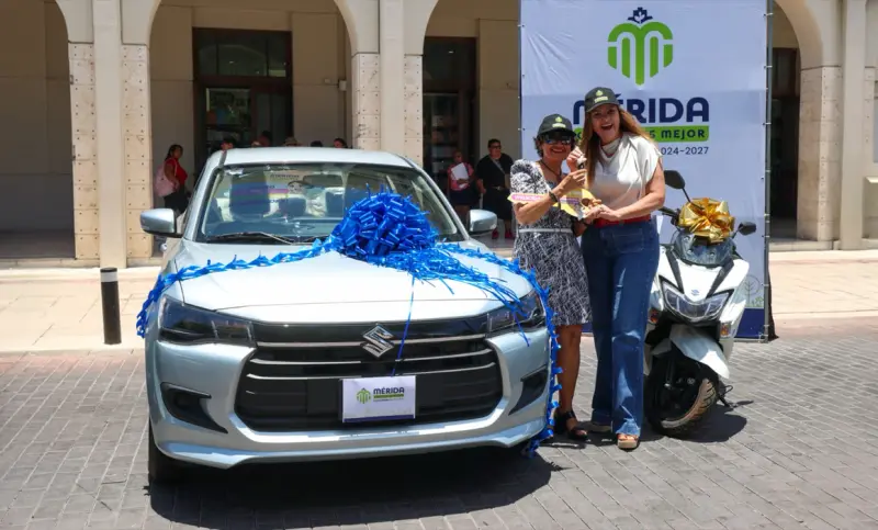 Entregan premios a ganadores del predial