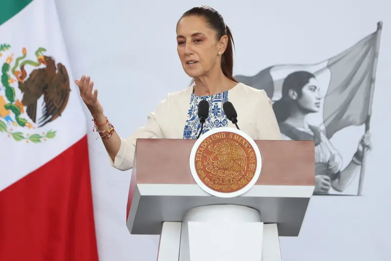 Sheinbaum ‘reta’ a oposición: ‘Destinados a la derrota quienes piensan que la presidenta se arrodilla’