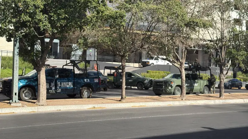 Balaceras dejan 3 muertos y una mujer herida en plaza comercial del Tres Ríos, en Culiacán
