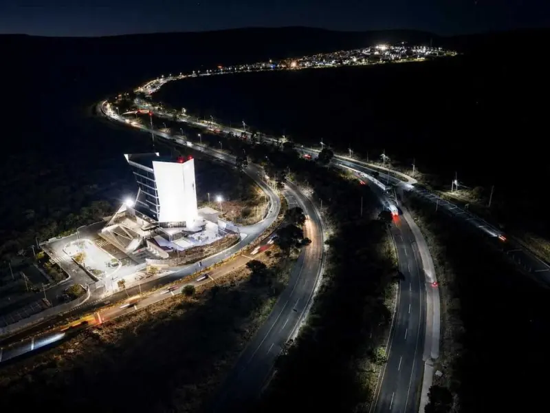 Querétaro suma 10 mil luminarias LED en gestión Felifer Macías