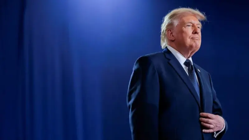 Trump analiza posible acción militar mientras continúan negociaciones con Irán