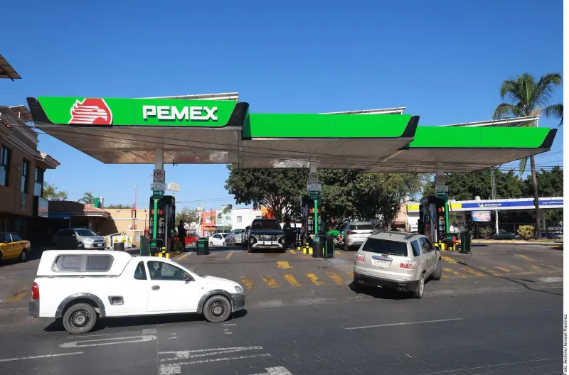 Salvan gasolinerías ingresos de Pemex